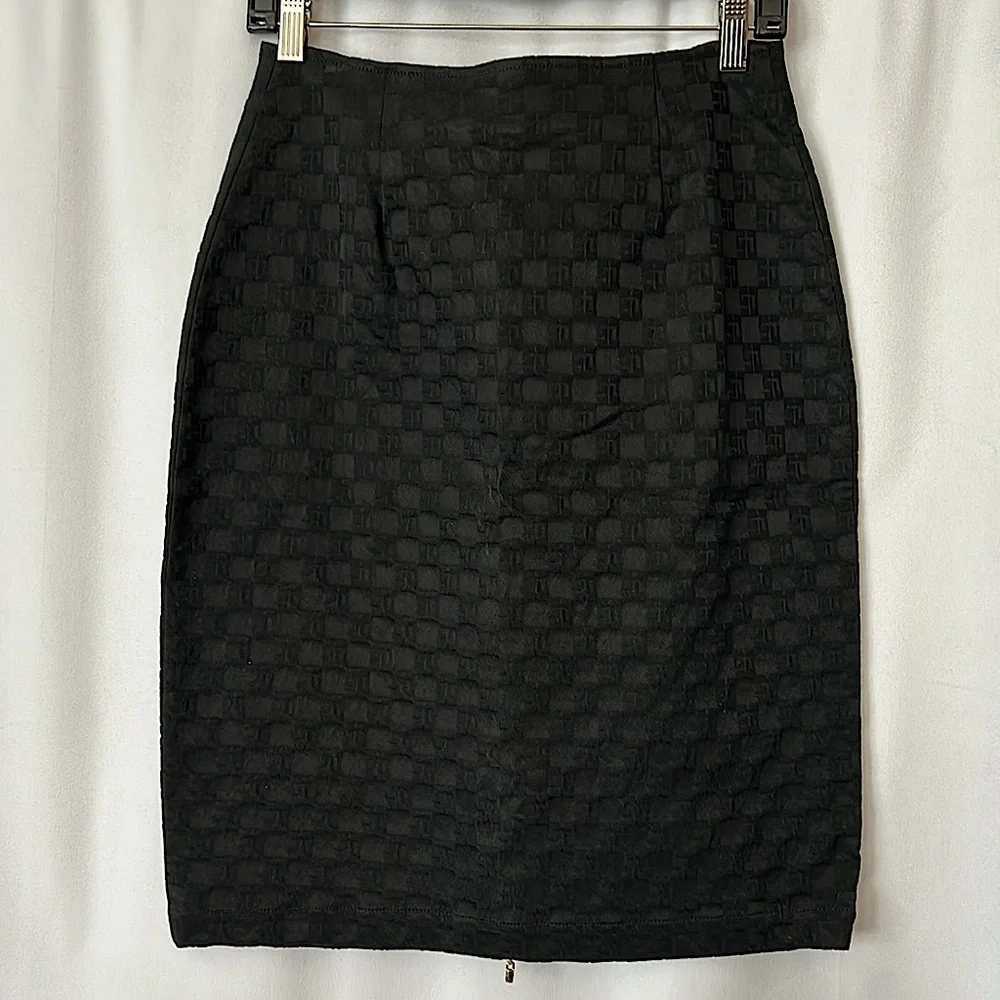 St. John NWT Elegant Black Zippered Patterned Skirt **Size 6** 🌺🌺 - Picture 2 of 6